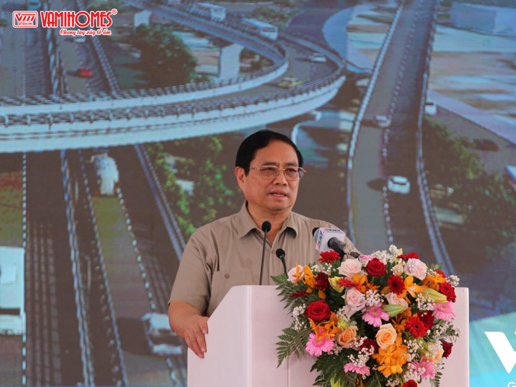 Thủ tướng Phạm Minh Chính phát biểu tại buổi lễ khởi công dự án Đường Vành đai 3.