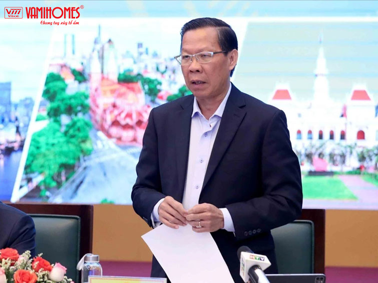 Chủ tịch UBND TPHCM Phan Văn Mãi tiếp thu các ý kiến góp ý
