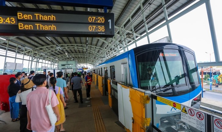 Tuyến metro số 1 đã hoàn thiện và khai tháng cuối năm 2024. Trước đây, tuyến metro số 2 dự kiến khởi công cuối năm 2025, nhưng thành phố đã điều chỉnh sang 2026 để hoàn tất các thủ tục cần thiết